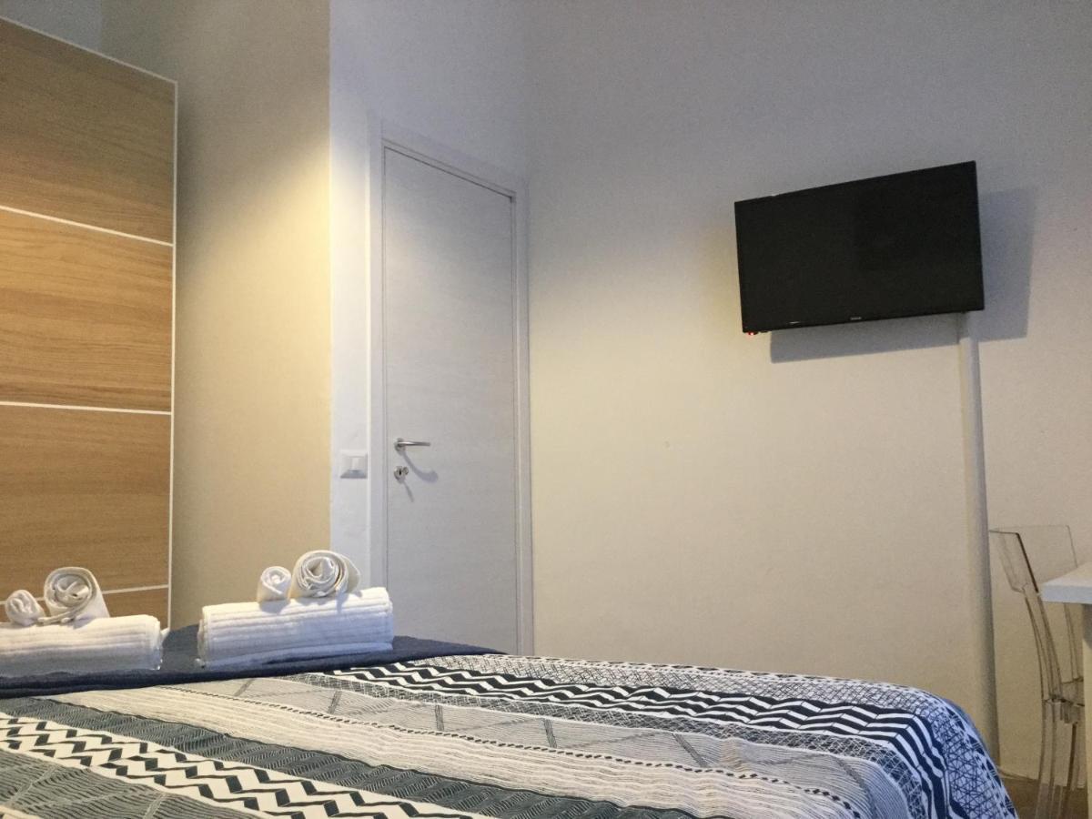 Casa Vittoria - A Pochi Passi Da Porta Romana Apartment เซียนา ภายนอก รูปภาพ